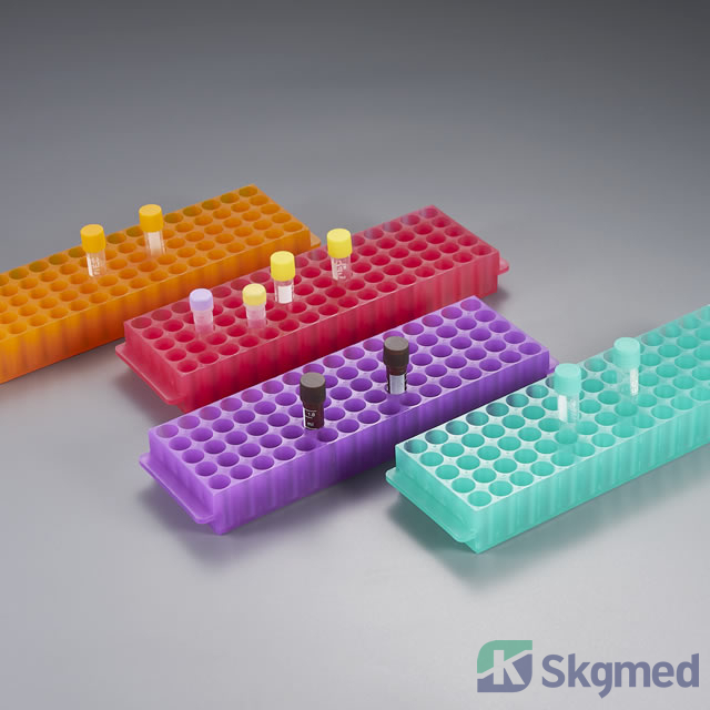 Stojany na mikrosk&uacute;mavky 80 jamiek