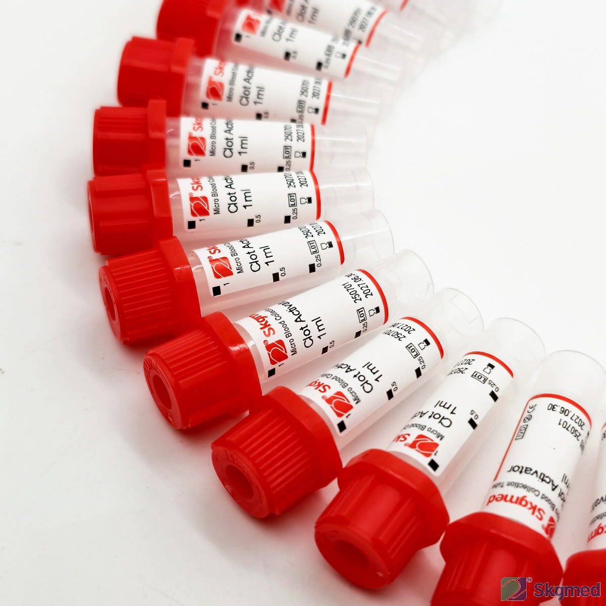 Micro tube de pr&eacute;l&egrave;vement sanguin activateur de caillot ou nature 0,5 ml ou 1,0 ml